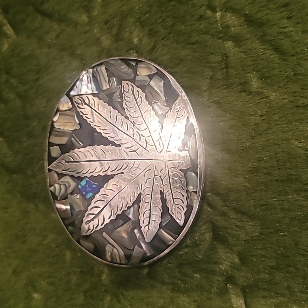 Silver Leaf Belt Buckle with Abalone Inlay Unisex - Picture 2 of 4